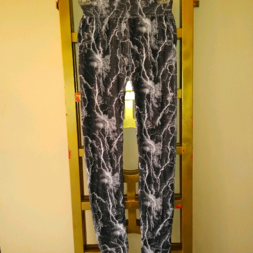 Fun "Lightening" Leggins